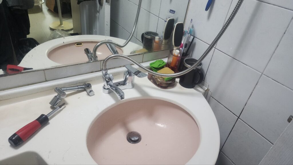 교체 완료 샤워 수전